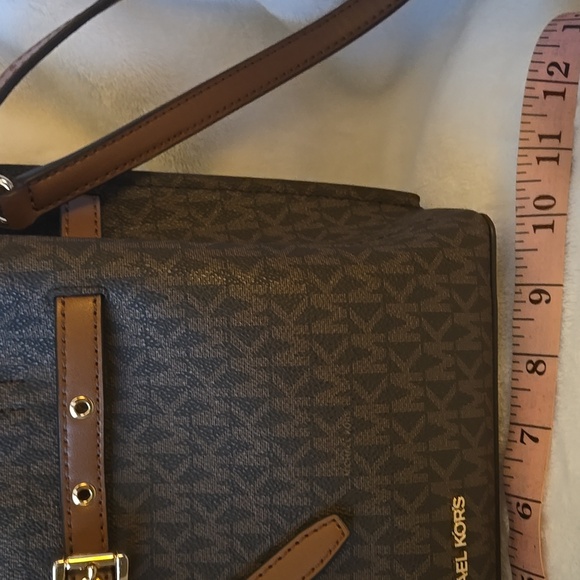 Michael Kors Satchel EUC - Picture 2 of 7